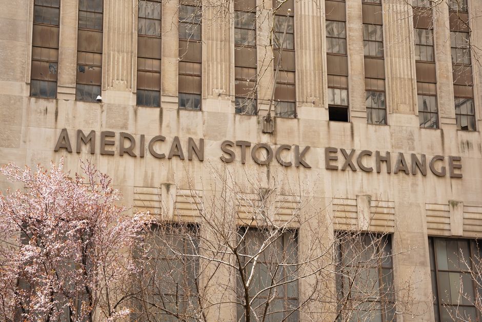 Centralized financial exchange trading floor and regulated market data terminal