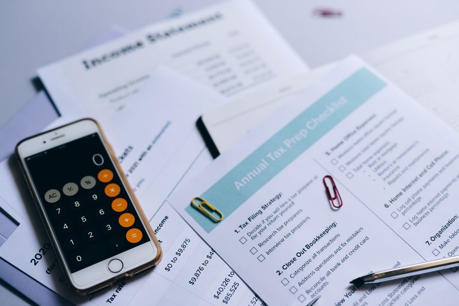 Tax documents and IRS Form 1099 calculation for prop firm payouts